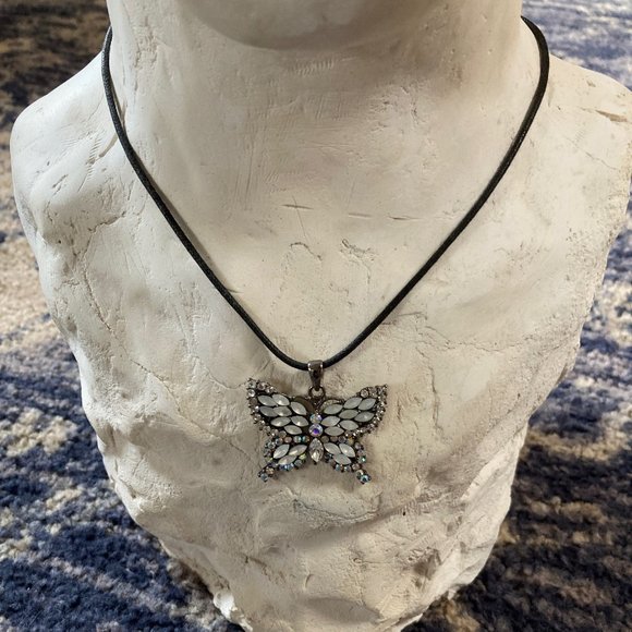 Butterfly Necklace Antique with crystals and stones on a black leather cord - Picture 9 of 12